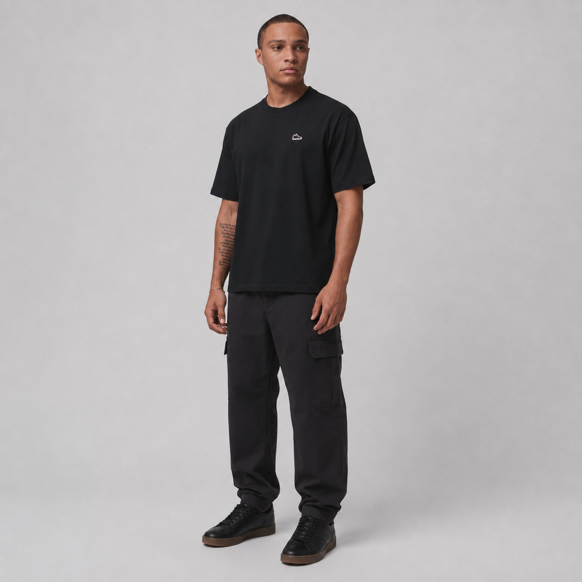 playera nike sneaker hombre if3107-010-thumbmail-4